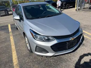 Sedán Chevrolet Cruze 2019 LS 4 puertas 6A
