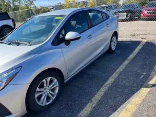Sedán Chevrolet Cruze 2019 LS 4 puertas 6A