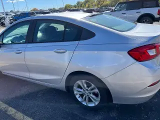 Sedán Chevrolet Cruze 2019 LS 4 puertas 6A