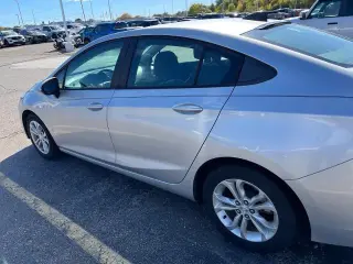 Sedán Chevrolet Cruze 2019 LS 4 puertas 6A