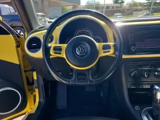 Volkswagen Beetle 2013 2.5L PZEV 2dr Coupe 6A