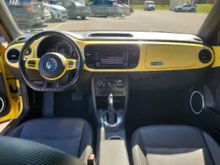 Volkswagen Beetle 2013 2.5L PZEV 2dr Coupe 6A