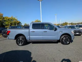 Ford F-150 Lightning 2023 Tracción AWD XLT 4 puertas SuperCrew caja larga de 5,5 pies