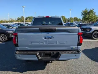 Ford F-150 Lightning 2023 Tracción AWD XLT 4 puertas SuperCrew caja larga de 5,5 pies