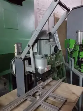 Taladro Bisagrador de 5 Brocas