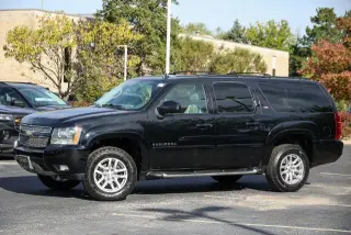 Chevrolet Suburban 2011 4x4 LT 4dr SUV