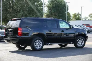 Chevrolet Suburban 2011 4x4 LT 4dr SUV