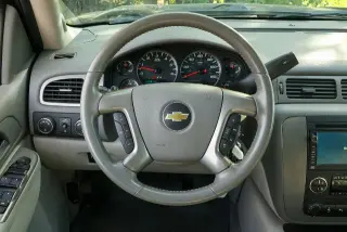 Chevrolet Suburban 2011 4x4 LT 4dr SUV