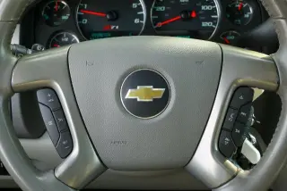 Chevrolet Suburban 2011 4x4 LT 4dr SUV