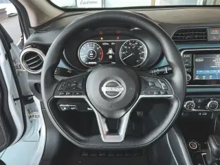 Nissan Versa 2025 SV 4dr Sedán