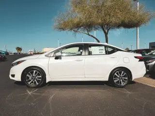 Nissan Versa 2025 SV 4dr Sedán