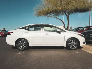 Nissan Versa 2025 SV 4dr Sedán