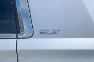GMC Yukon XL 2017 4x2 SLT 4dr SUV