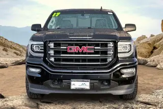 GMC Sierra 1500 2017 4x4 SLT 4dr Crew Cab 5.8 ft. SB