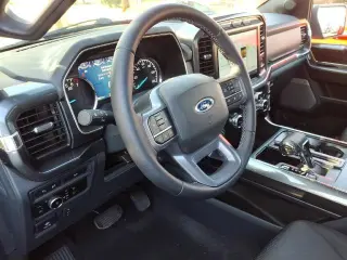 Ford F-150 2023 4x4 XLT 4dr SuperCrew 5.5 ft. SB