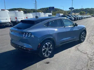 Ford Mustang Mach-E 2023 AWD Premium 4dr SUV
