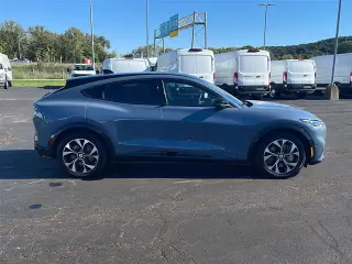Ford Mustang Mach-E 2023 AWD Premium 4dr SUV