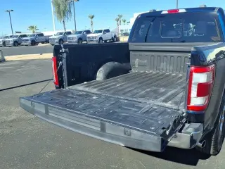 Ford F-150 2023 4x4 Lariat 4dr SuperCrew 5.5 ft. SB