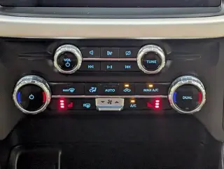 Ford F-150 2023 4x4 XLT 4dr SuperCrew 5.5 ft. SB
