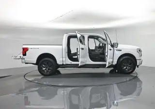 Ford F-150 Lightning 2024 AWD XLT 4dr SuperCrew 5.5 ft. SB