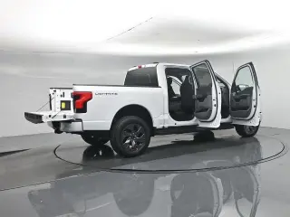 Ford F-150 Lightning 2024 AWD XLT 4dr SuperCrew 5.5 ft. SB