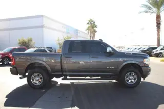 Ram 2500 2019 4x4 Laramie 4dr Crew Cab 6.3 ft. SB Pickup