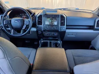 Ford F-150 2018 4x4 XLT 4dr SuperCrew 5.5 ft. SB