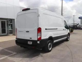 Ford Transit 2025 250 3dr LWB Techo Medio Furgón de Carga