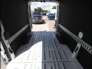 Ford Transit 2025 250 3dr LWB Techo Medio Furgón de Carga