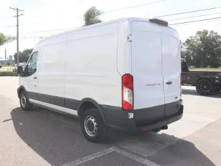 Ford Transit 2025 250 3dr LWB Techo Medio Furgón de Carga
