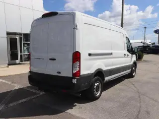 Ford Transit 2025 250 3dr LWB Techo Medio Furgón de Carga