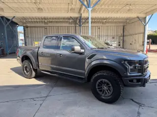Ford F-150 2019 4x4 Raptor 4dr SuperCrew 5.5 ft. SB
