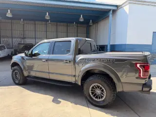 Ford F-150 2019 4x4 Raptor 4dr SuperCrew 5.5 ft. SB