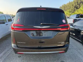 Chrysler Pacifica 2023 AWD Limited 4dr Mini-Van