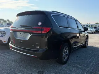 Chrysler Pacifica 2023 AWD Limited 4dr Mini-Van