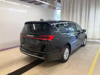 Chrysler Pacifica 2023 Touring L 4dr Mini-Van