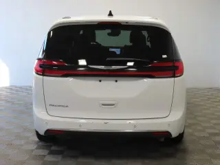 Chrysler Pacifica 2025 Select 4dr Mini-Van