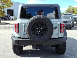 Ford Bronco 2021 4x4 First Edition Advanced 2dr SUV