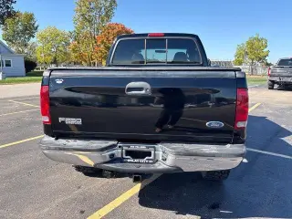 Ford F-250 Super Duty 2003 4dr Crew Cab XLT 4WD SB