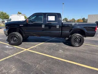 Ford F-250 Super Duty 2003 4dr Crew Cab XLT 4WD SB