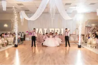 BONITO SALÓN EN VAN NUYS