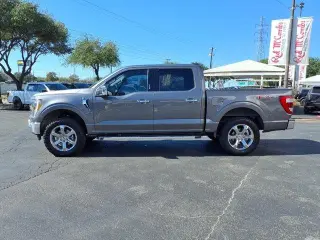 Ford F-150 2022 4x4 XL 4dr SuperCrew 5.5 ft. SB