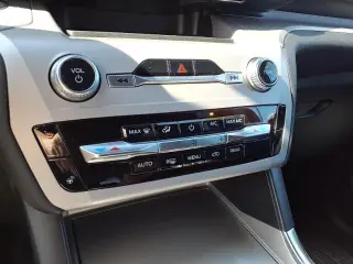 Ford Explorer 2023 AWD XLT 4dr SUV