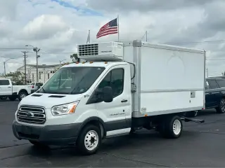 Ford Transit 2018 350 HD 2 puertas 138 pulos WB DRW Chassis con GVWR de 9950 lb.