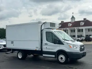 Ford Transit 2018 350 HD 2 puertas 138 pulos WB DRW Chassis con GVWR de 9950 lb.