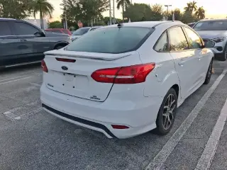 Ford Focus 2016 SE 4dr Sedán
