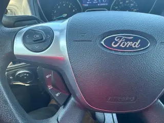 Ford Focus 2014 SE 4dr Sedán