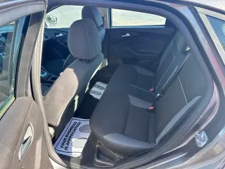 Ford Focus 2014 SE 4dr Sedán