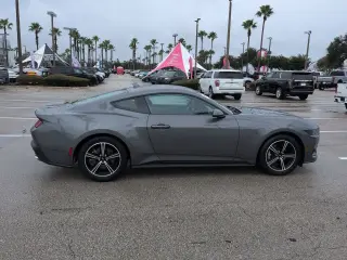 Ford Mustang 2025 EcoBoost 2d Fastback