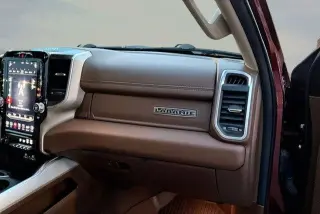 Ram 1500 2021 4x4 Laramie 4dr Crew Cab 5.6 ft. SB Pickup